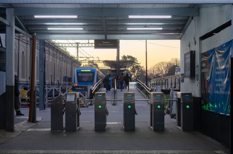 Continúan las obras y este domingo el tren no llegará a La Plata