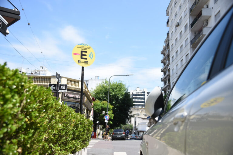 El Estacionamiento Medido vuelve a funcionar en su horario.