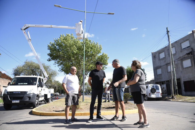 Cámaras de seguridad y más luces LED en Altos de San Lorenzo