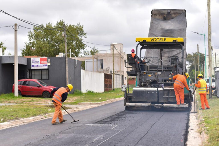 Trabajamos en las calles sin pavimentar del centro de Villa Elvira