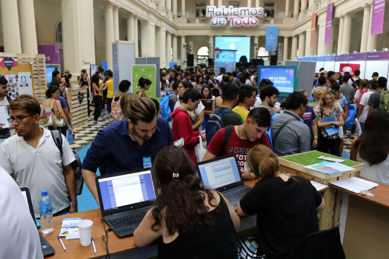 30 empresas buscarán  talentos  locales  en  la ‘ Expo empleo ’