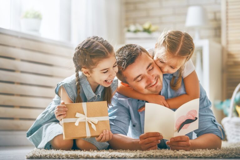 Muy feliz día a todos los padres, y que tengan un hermoso día juntos en familia