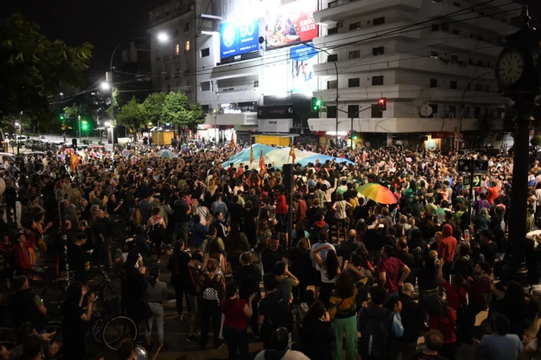 Convocan a un nuevo cacerolazo en La Plata contra Javier Milei