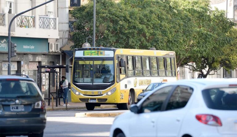 El boleto mínimo del micro pasará a costar $83,77 en La Plata