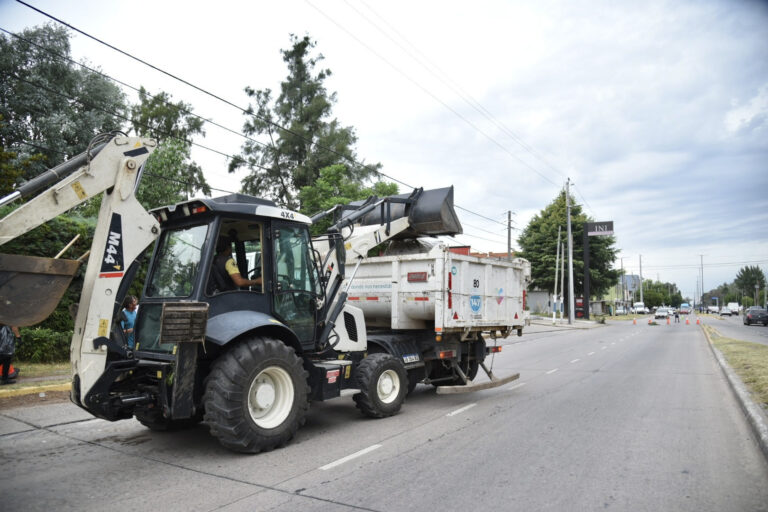 Desplegamos un importante operativo de trabajo sobre la avenida 44