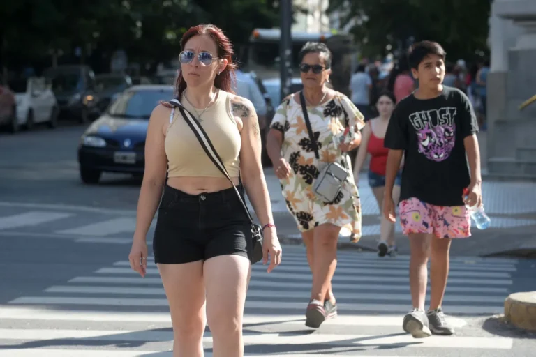 Alerta naranja en La Plata: ¿cuánto durará y temperatura habra ?