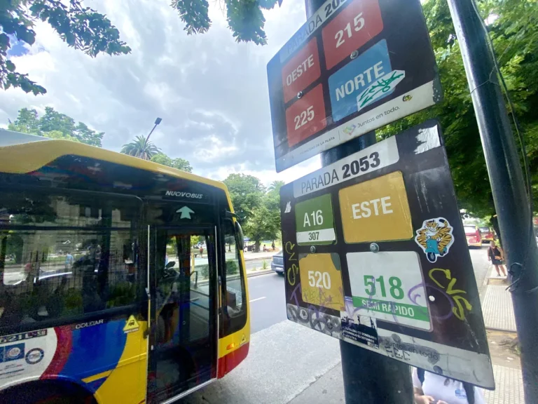 La UTA acordó un aumento del 17,25% y dos bonos por $390.000