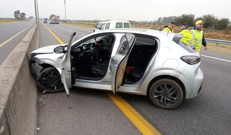 Un jugador de Gimnasia chocó fuerte en plena autopista de La Plata