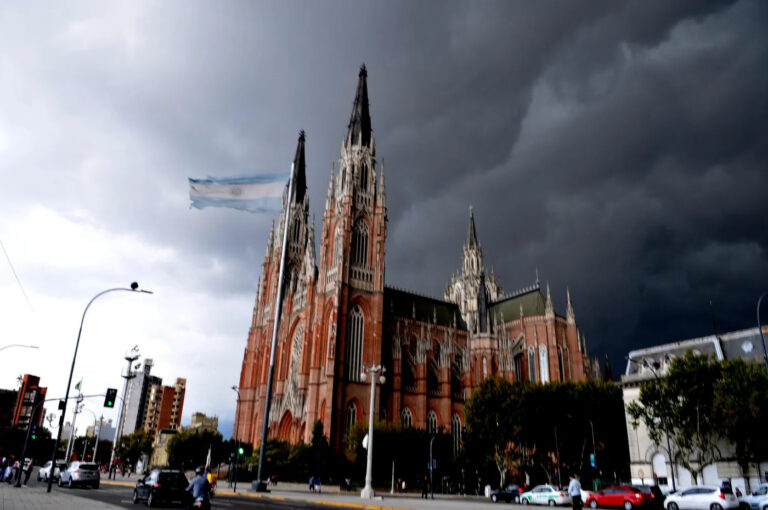 Se termina agosto y se aproxima la tormenta de Santa Rosa: ¿Qué pasará?