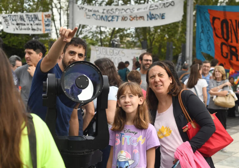 Una facultad de la UNLP se suma al plan de lucha con una feria de ciencias durante todo el fin de semana